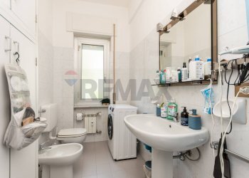 Bagno - Quadrilocale Via Gian Battista Gaulli
 
10, Genova - foto 14