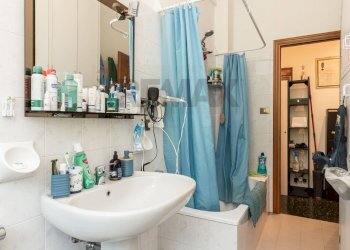 Bagno - Quadrilocale Via Gian Battista Gaulli
 
10, Genova - foto 16
