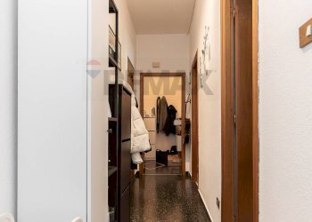 Hall / corridoio - Quadrilocale Via Gian Battista Gaulli
 
10, Genova - foto 17