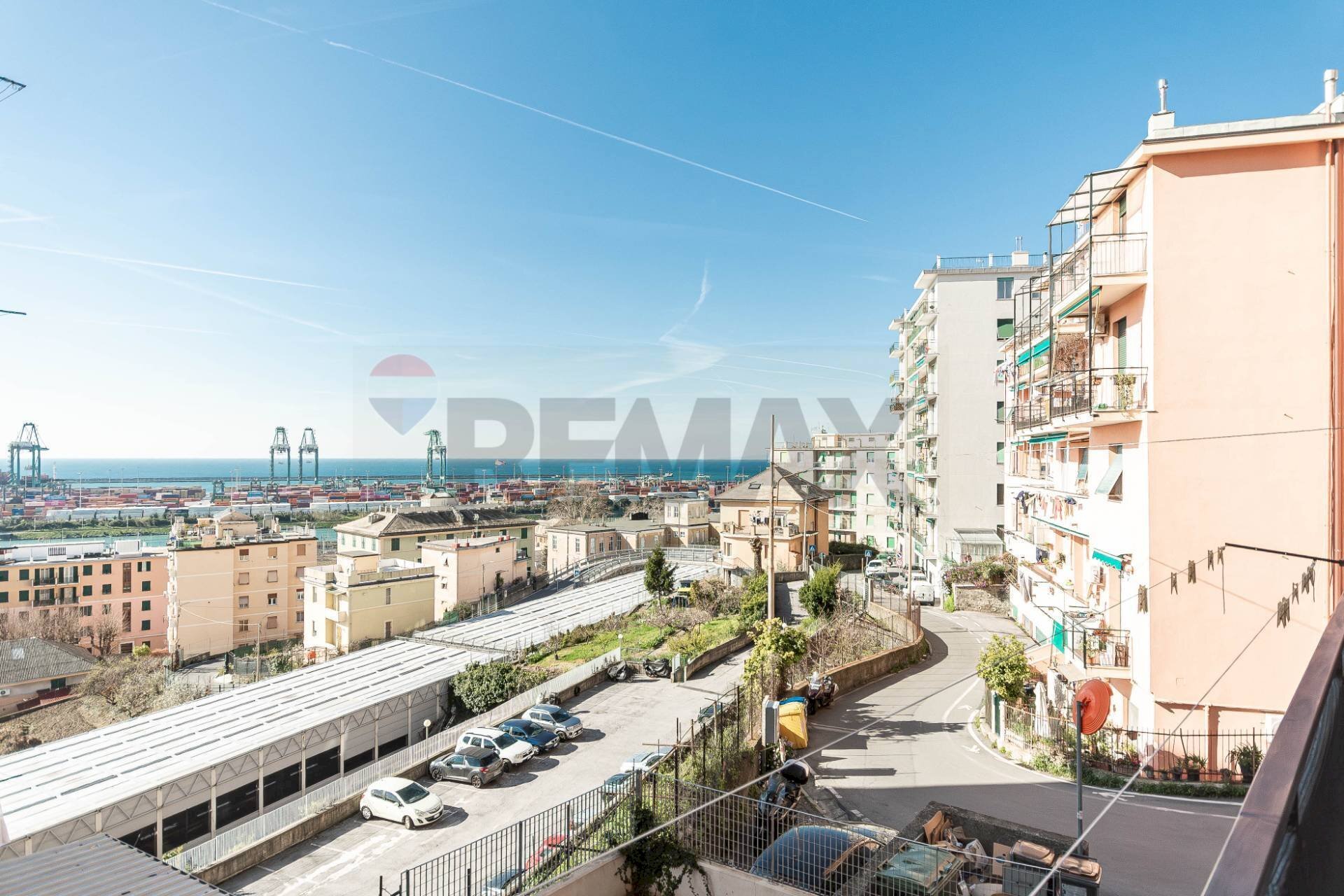 Edificio all\'aperto - Quadrilocale Via Villini Ambrogio Negrone
13, Genova - foto 2