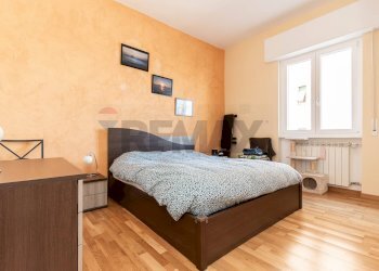 Camera / camera da letto - Quadrilocale Via Villini Ambrogio Negrone
 
13, Genova - foto 18
