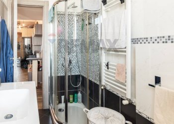 Bagno - Quadrilocale Via Villini Ambrogio Negrone
 
13, Genova - foto 26