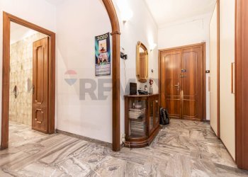 Hall / corridoio - Trilocale Via San Giovanni D'acri
 
3, Genova - foto 11