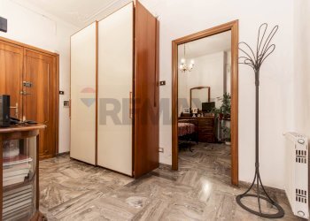 Hall / corridoio - Trilocale Via San Giovanni D'acri
 
3, Genova - foto 12