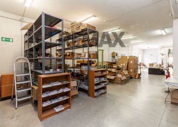 Dispensa di stoccaggio - Laboratorio Via Del Campasso
 
16/58r, Genova - foto 13