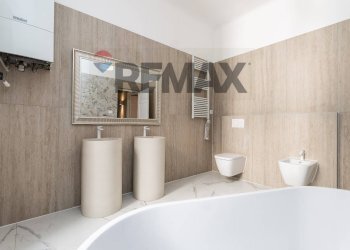 Bagno - Appartamento Corso Ugo Bassi
 
50, Genova - foto 39