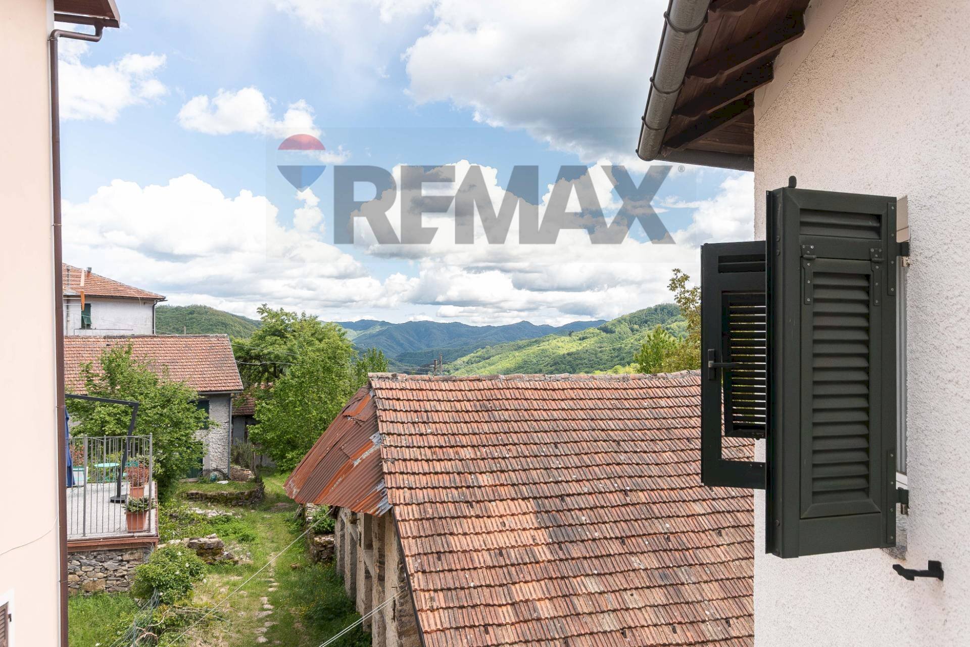 Vista delle montagne - Three-room apartment Località Bavastri
 
40, Torriglia - photo 1