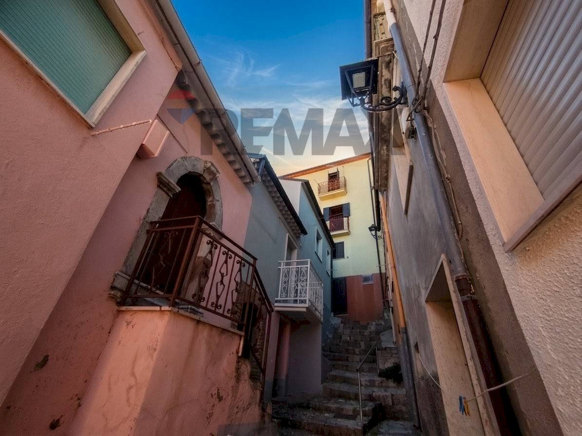 Edificio all\'aperto - Casa semi indipendente Via Castello
30, Sant'Angelo Limosano - foto 3