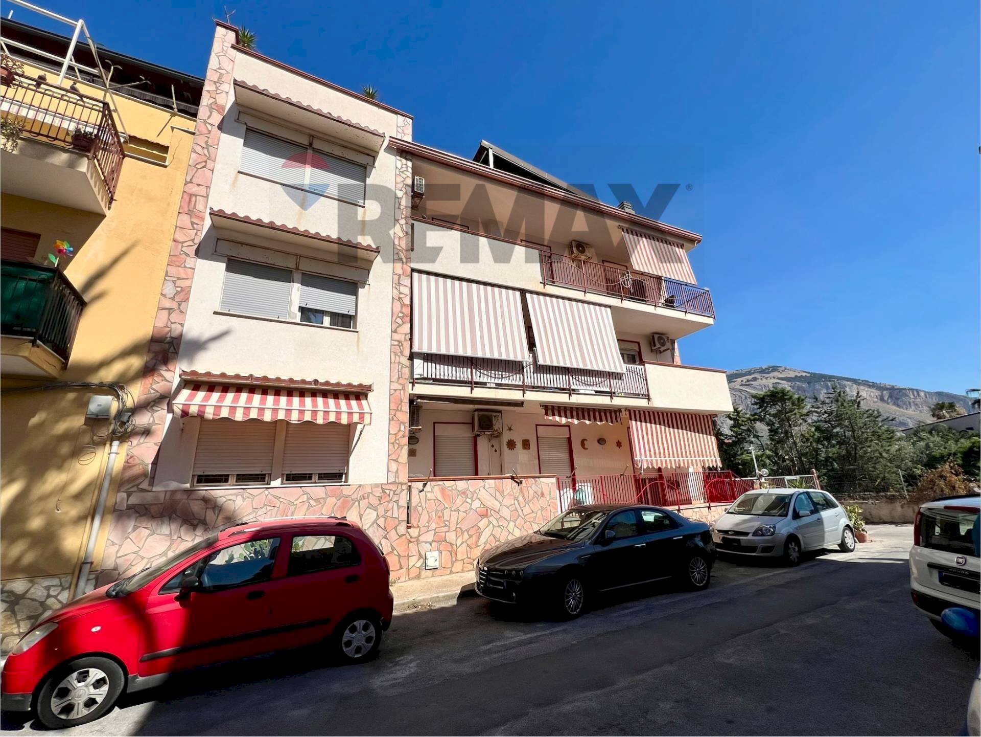 Edificio all\'aperto - Quadrilocale VIALE DEI PINI
 
21, Isola delle Femmine - foto 1