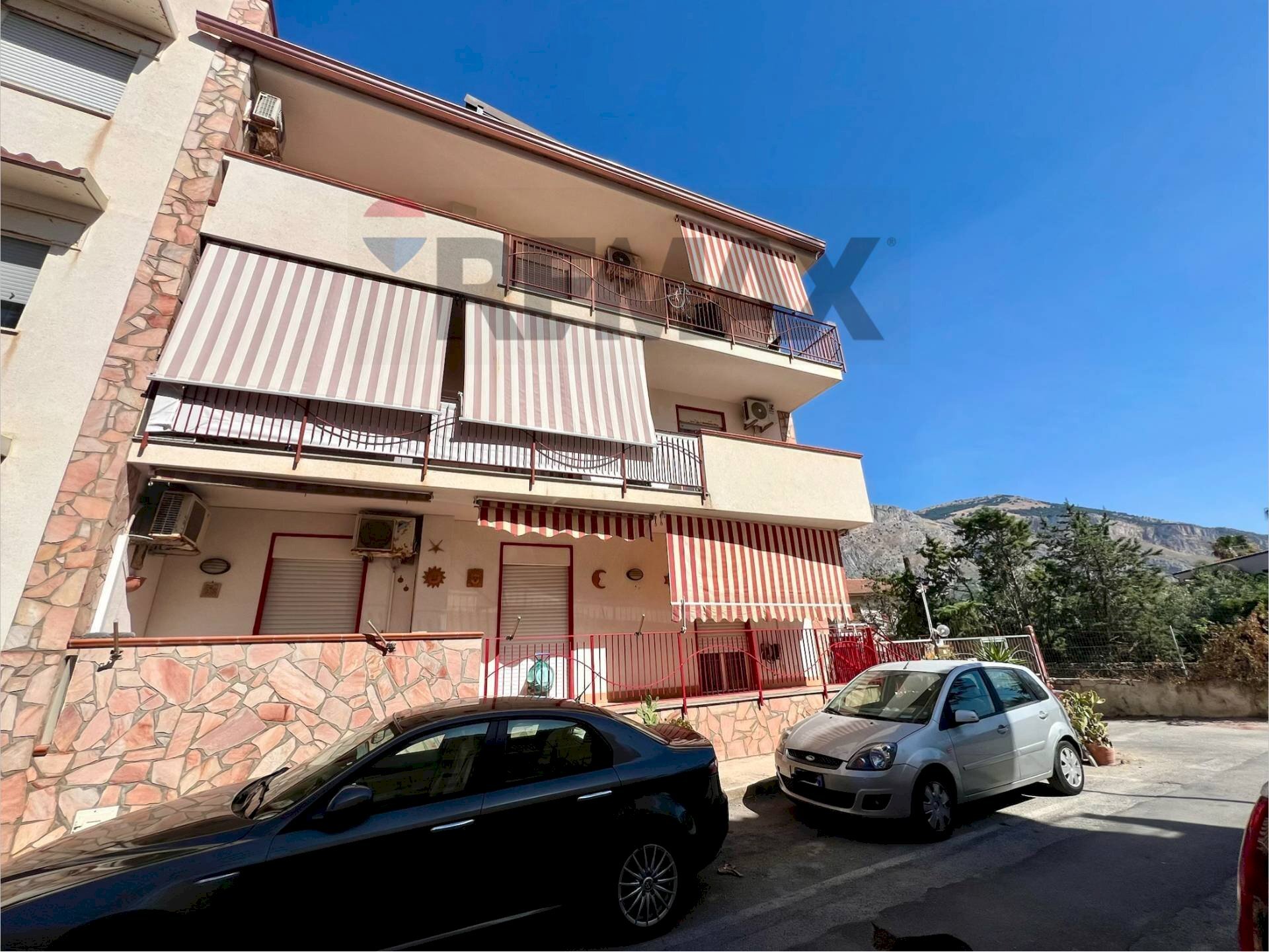 Edificio all\'aperto - Quadrilocale VIALE DEI PINI
21, Isola delle Femmine - foto 2