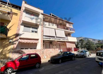 Edificio all\'aperto - Four-room apartment VIALE DEI PINI
 
21, Isola delle Femmine - photo 1