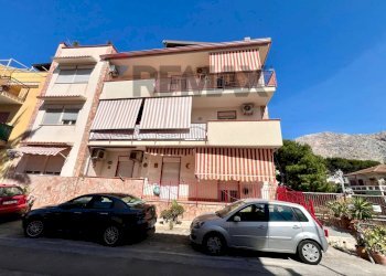 Edificio all\'aperto - Four-room apartment VIALE DEI PINI
 
21, Isola delle Femmine - photo 3