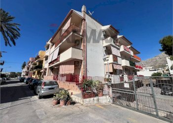Edificio all\'aperto - Four-room apartment VIALE DEI PINI
 
21, Isola delle Femmine - photo 4