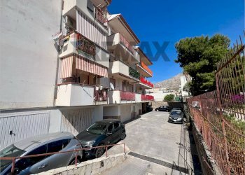 Edificio all\'aperto - Four-room apartment VIALE DEI PINI
 
21, Isola delle Femmine - photo 5