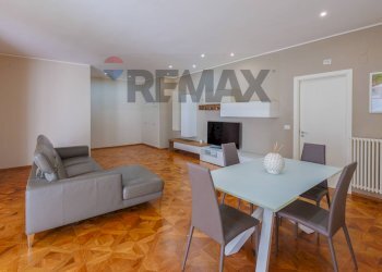 Sala da pranzo - Four-room apartment via Enrico De Nicola
 
27, Barletta - photo 3