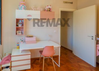 Camera / camera da letto - Four-room apartment via Enrico De Nicola
 
27, Barletta - photo 16