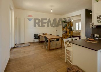 Sala da pranzo - Villa Via della Riconciliazione dei Cristiani
 
--, Cassano delle Murge - foto 11