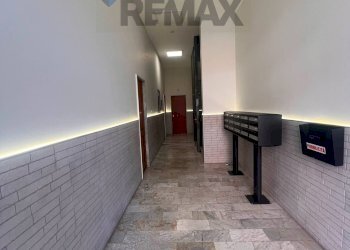 Hall / corridoio - Trilocale Via Giulio Petroni
 
87/12, Bari - foto 9