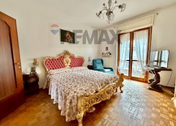 Camera / camera da letto - Three-room apartment Via Cadore
48, Cremona - photo 6
