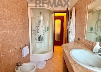 Bagno - Three-room apartment Via Cadore
48, Cremona - photo 10