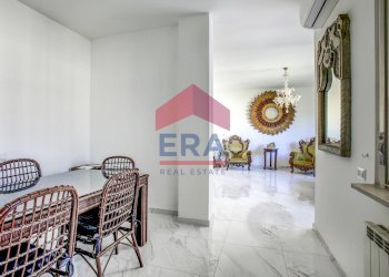Camera - Four-room apartment Largo Valerio Bacigalupo
32, Roma - photo 13