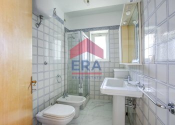 Bagno - Four-room apartment Largo Valerio Bacigalupo
32, Roma - photo 20
