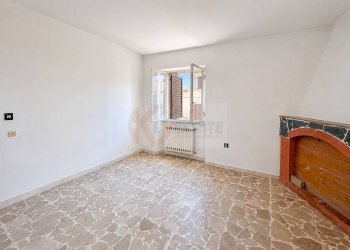 Foto 3 - Casa indipendente via Giuseppe Garibaldi
 
18, Banari - foto 3