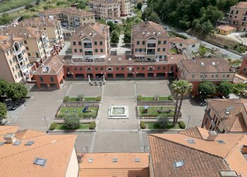 Foto 1 - Quadrilocale Piazza Aldo Moro
 
21, Casarza Ligure - foto 1