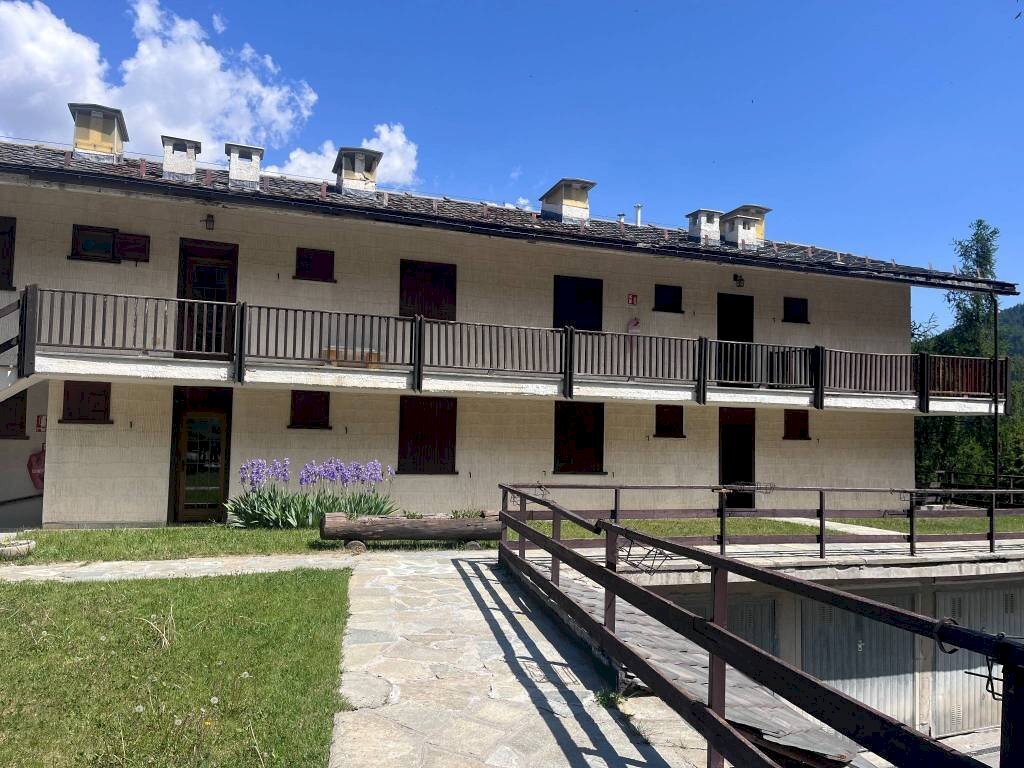 Facciata - Bilocale via Clotes, 55, Sauze d'Oulx - foto 3