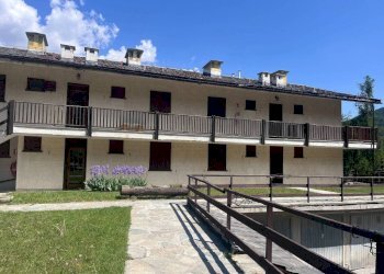 Facciata - Bilocale via Clotes, 55, Sauze d'Oulx - foto 3