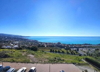 Vista - Three-room apartment via Padre Semeria, Sanremo - photo 2