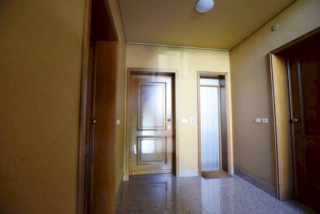 Interno palazzo - Quadrilocale corso Italia, 2, Mondovì - foto 3