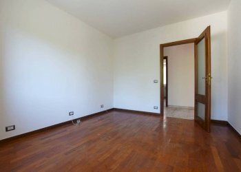 Camera da letto - Quadrilocale corso Italia, 2, Mondovì - foto 17