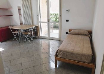 Camera da letto - Monolocale via Clemente Bondi, 20, Parma (zona San Lazzaro) - foto 5