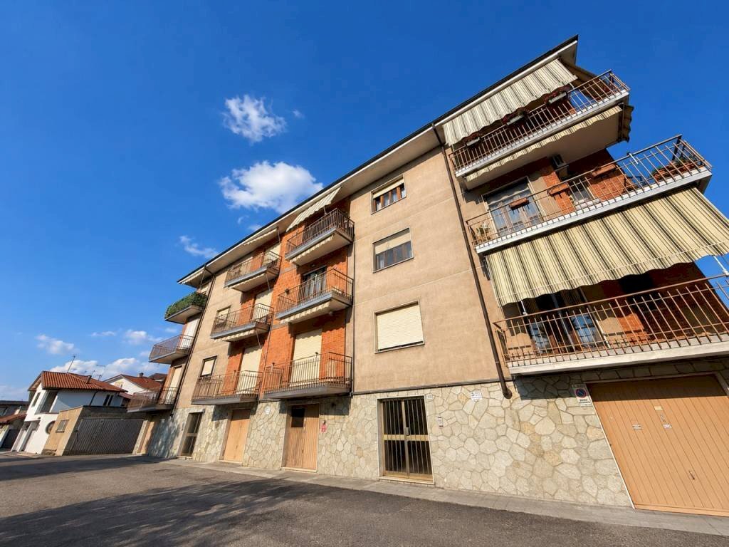 Facciata - Quadrilocale via Fratelli Boasso, 15, Carmagnola - foto 1
