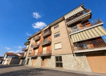 Facciata - Quadrilocale via Fratelli Boasso, 15, Carmagnola - foto 1