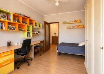 Camera da letto - Quadrilocale via Fratelli Boasso, 15, Carmagnola - foto 10