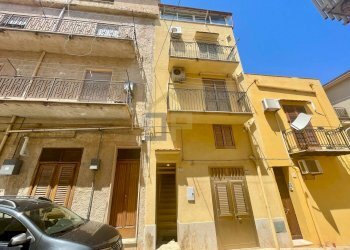 Foto 2 - Casa indipendente Via Vincenzo Bellini
23, Castellammare del Golfo - foto 2