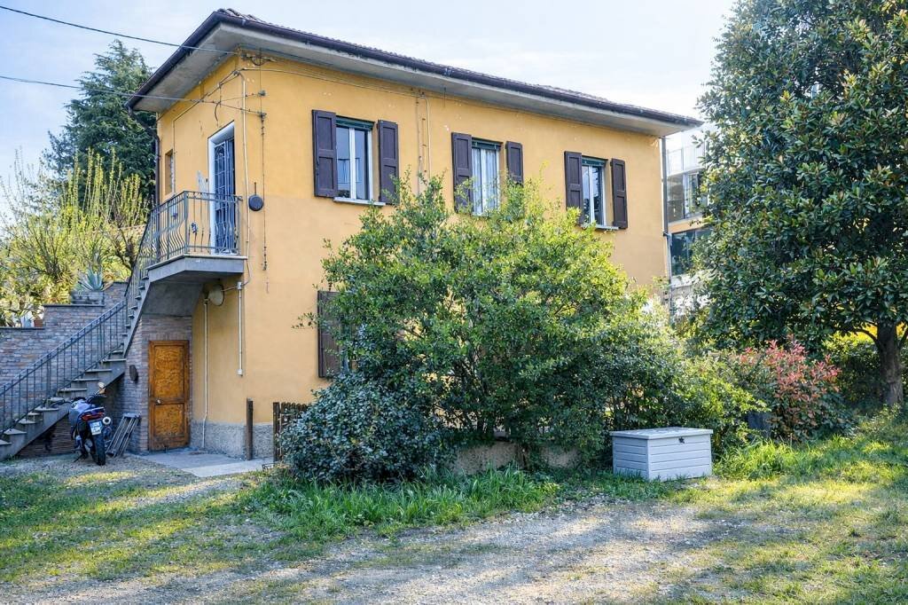 Facciata - Casa indipendente Casalecchio di Reno - foto 1