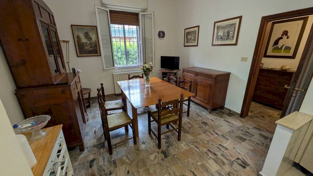 Sala da pranzo - Terreno non edificabile via Valle d'Aosta, 29, Bologna (zona Mazzini) - foto 2