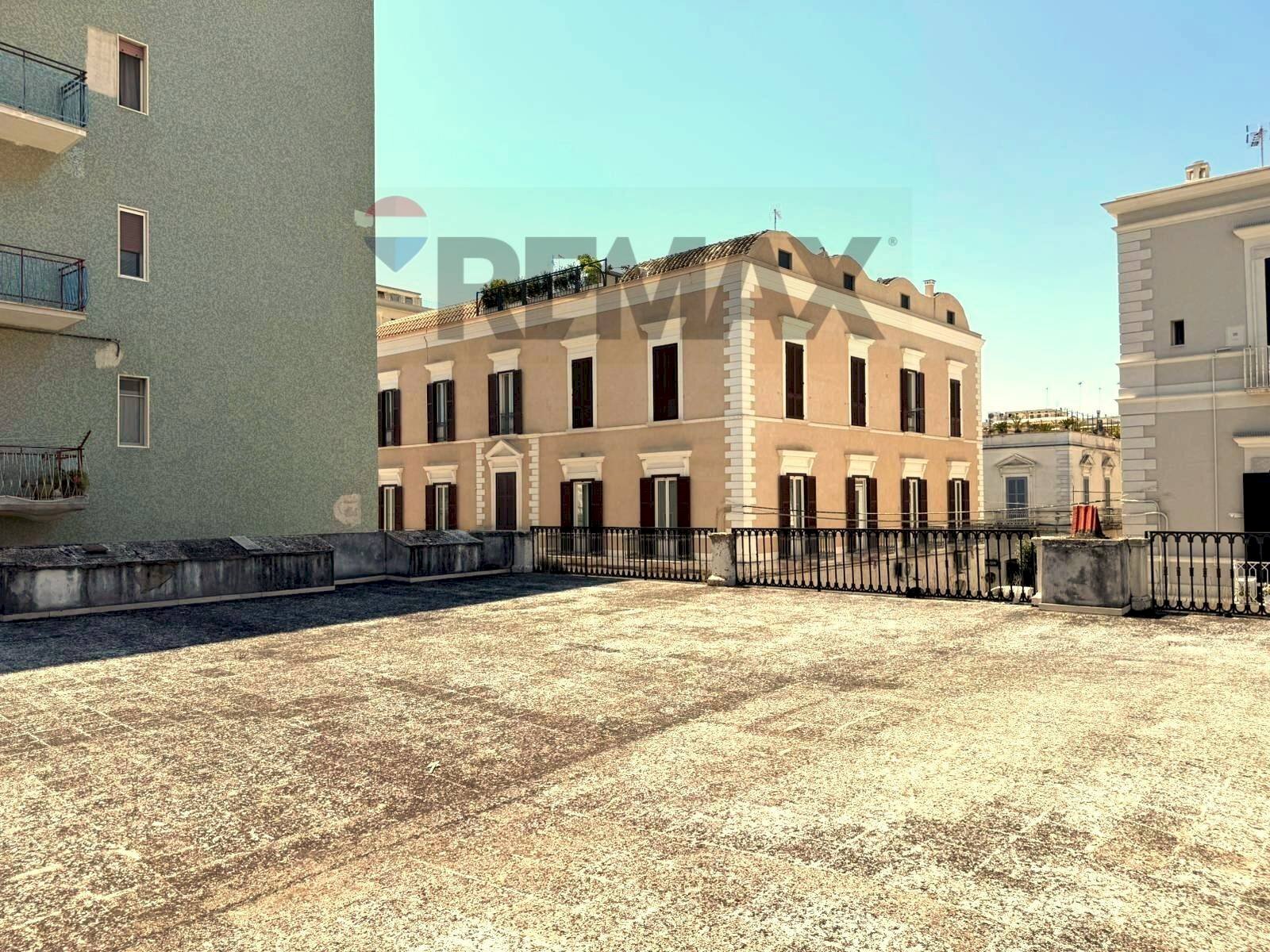 Edificio all\'aperto - Quadrilocale VIA PEDAGGIO SANTA CHIARA
 
76, Trani - foto 1