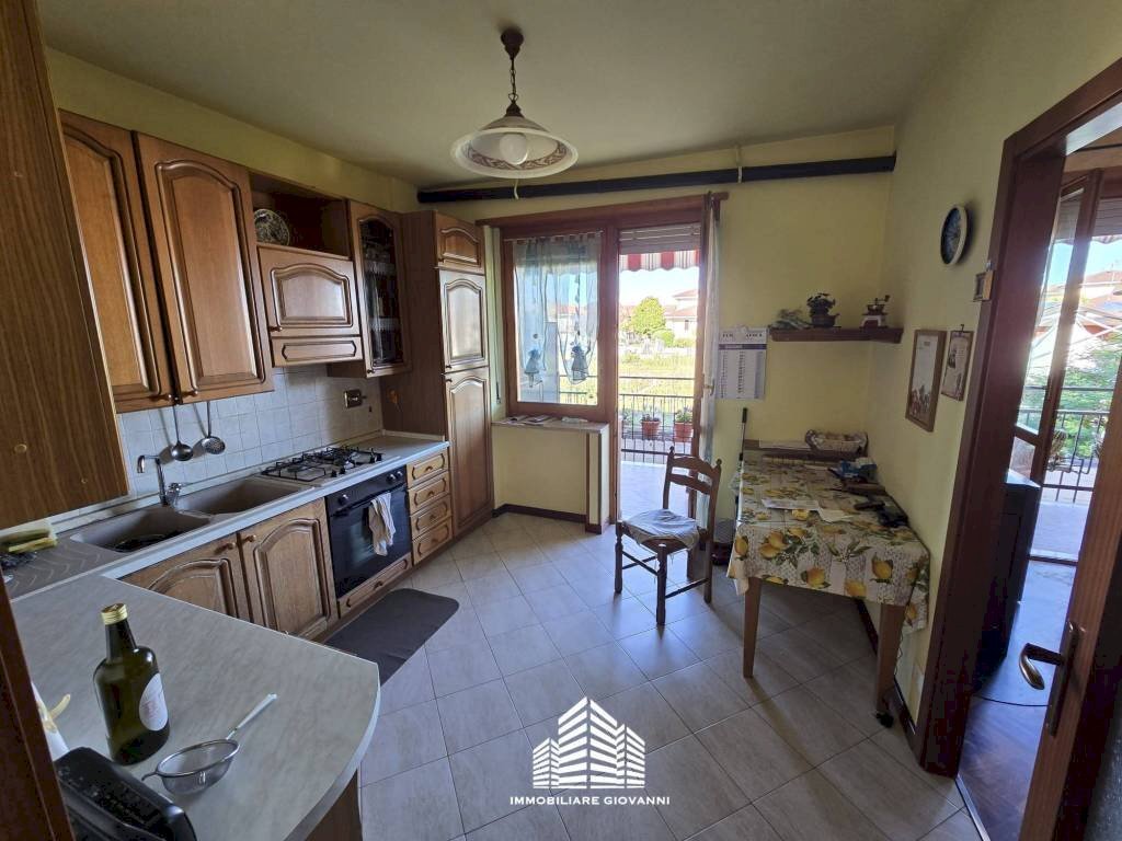 Cucina - Appartamento via Scipione Maffei, Bra - foto 2