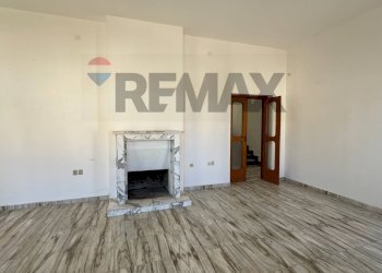 Stanza vuota - Villa Viale della Repubblica
34/36, Altomonte - foto 4