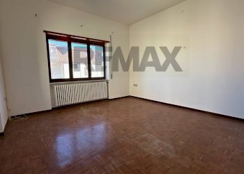 Stanza vuota - Villa Viale della Repubblica
34/36, Altomonte - foto 7