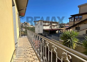 Balcone - Villa Viale della Repubblica
34/36, Altomonte - foto 10