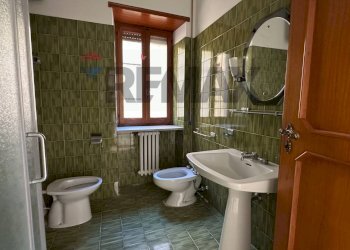 Bagno - Villa Viale della Repubblica
34/36, Altomonte - foto 14