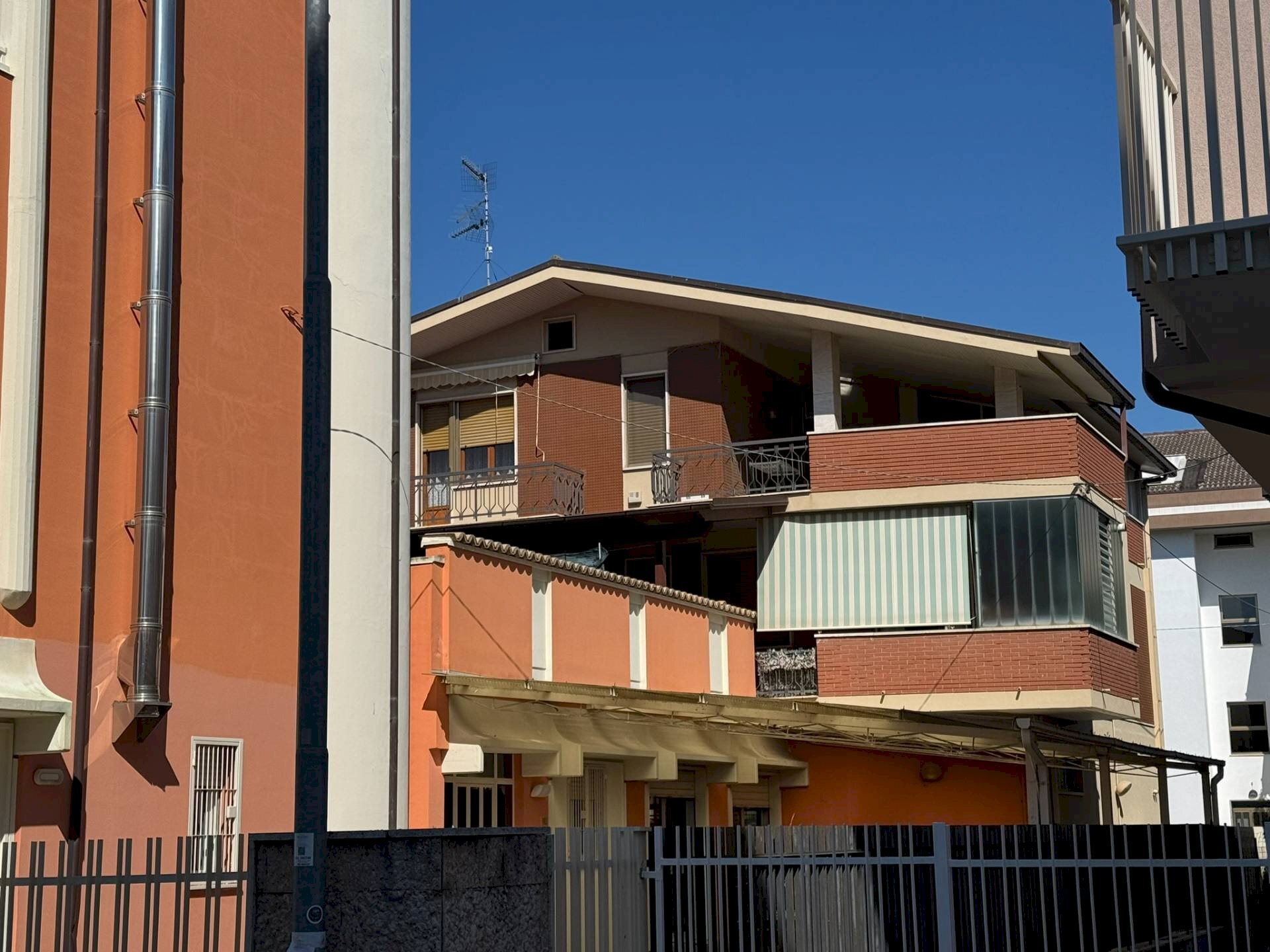Foto 1 - Three-room apartment via Calabria
 
15, Alba Adriatica - photo 1