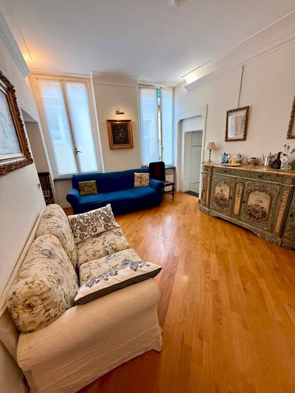 Salone - Three-room apartment salita della Fava Greca, 6, Genova (neighborhood Centro Storico) - photo 2