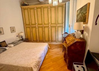 Camera da letto - Three-room apartment salita della Fava Greca, 6, Genova (neighborhood Centro Storico) - photo 11