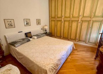 Camera da letto - Trilocale salita della Fava Greca, 6, Genova (zona Centro Storico) - foto 12